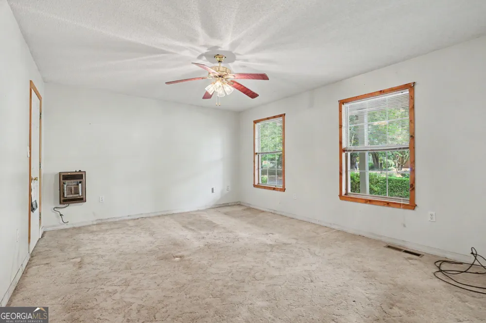 118 Seabrook LN Clayton, GA 30525