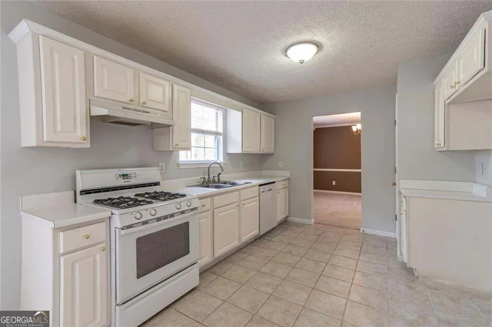 2167 Pixie Rose LN Loganville, GA 30052