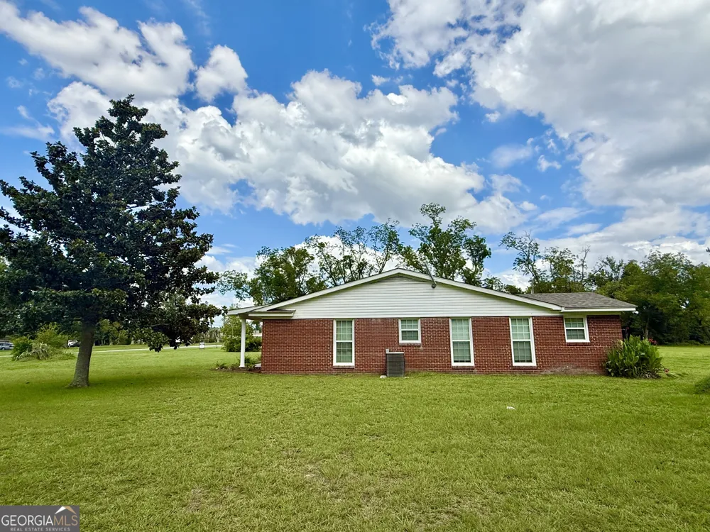 201 Burketts Ferry RD Hazlehurst, GA 31539