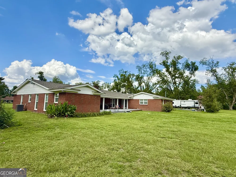 201 Burketts Ferry RD Hazlehurst, GA 31539