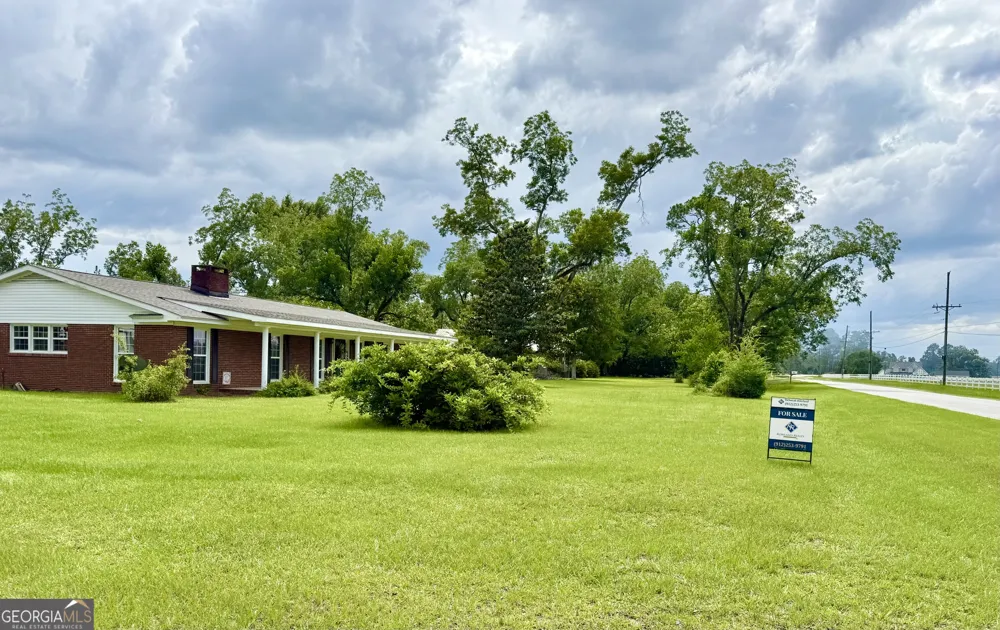 201 Burketts Ferry RD Hazlehurst, GA 31539