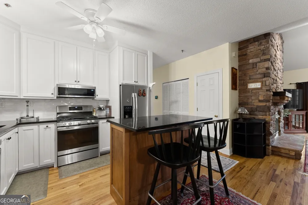20 Gleneagle CT Clayton, GA 30525