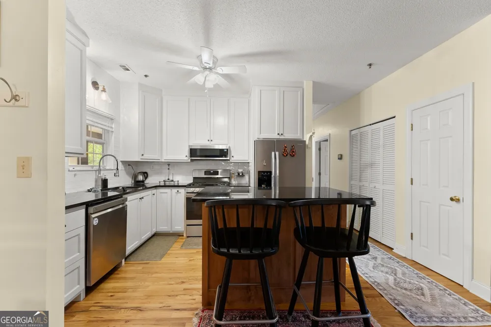 20 Gleneagle CT Clayton, GA 30525