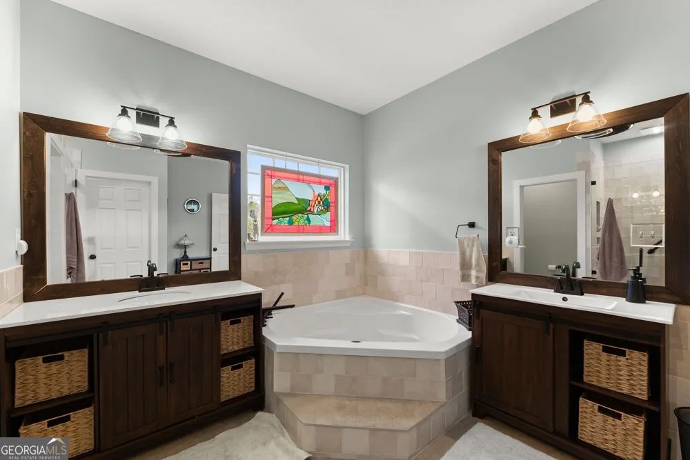 20 Gleneagle CT Clayton, GA 30525