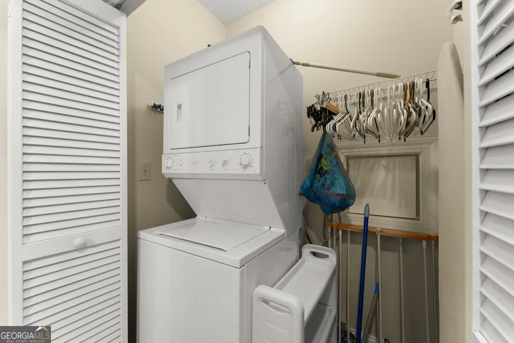 20 Gleneagle CT Clayton, GA 30525