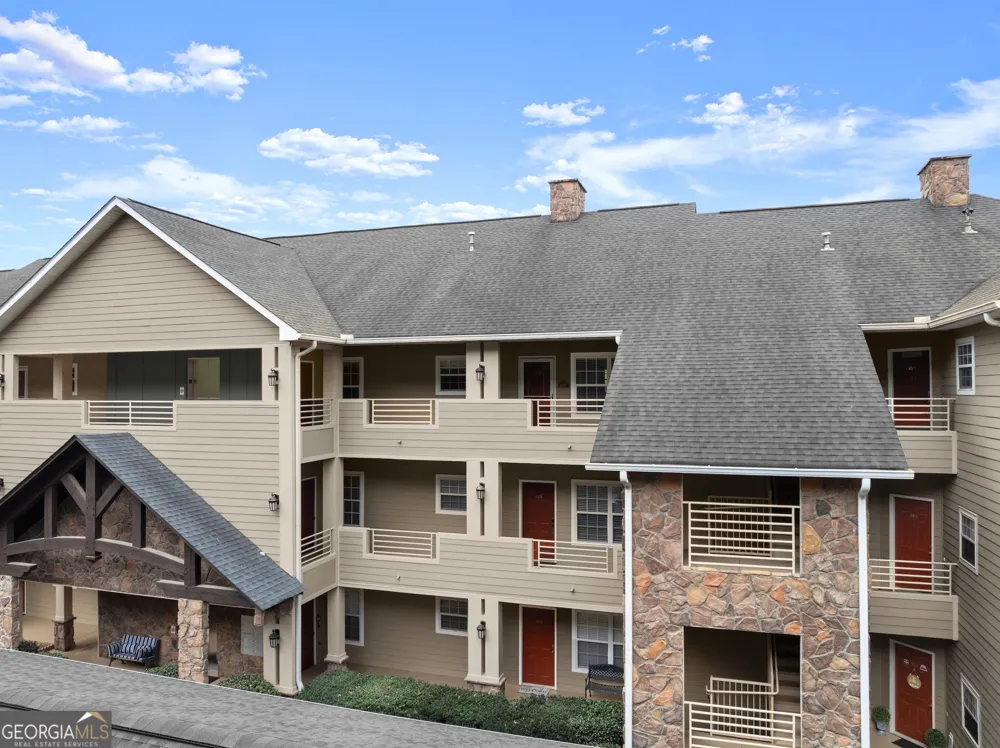 20 Gleneagle CT Clayton, GA 30525