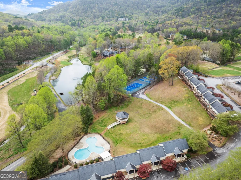 20 Gleneagle CT Clayton, GA 30525