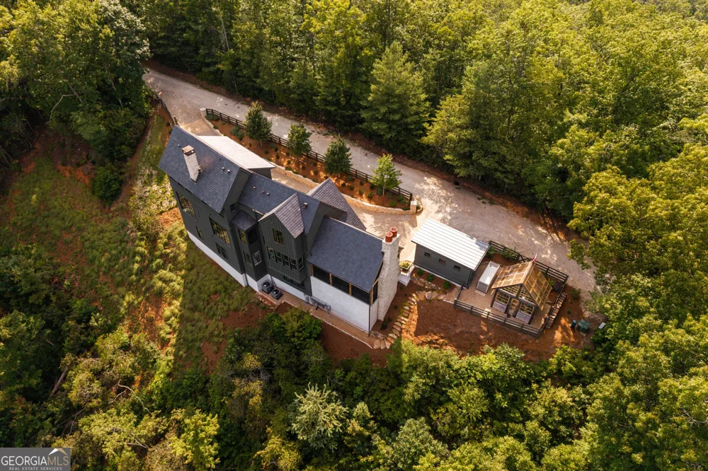 814 Summit RDG Clarkesville, GA 30523