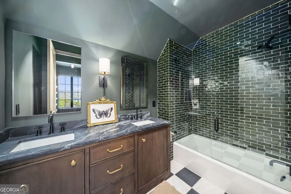 814 Summit RDG Clarkesville, GA 30523