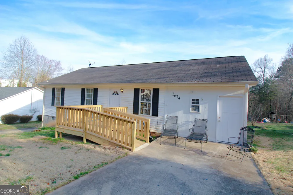5674 Maiden LN Lula, GA 30554