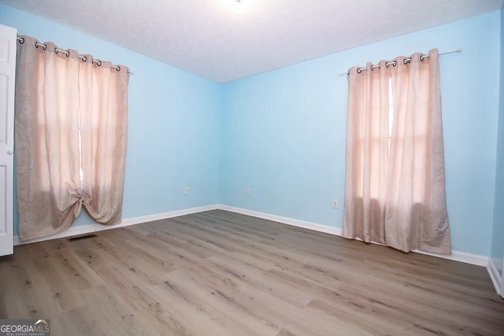 5674 Maiden LN Lula, GA 30554