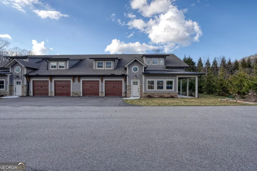 98 Brett WAY Hiawassee, GA 30546