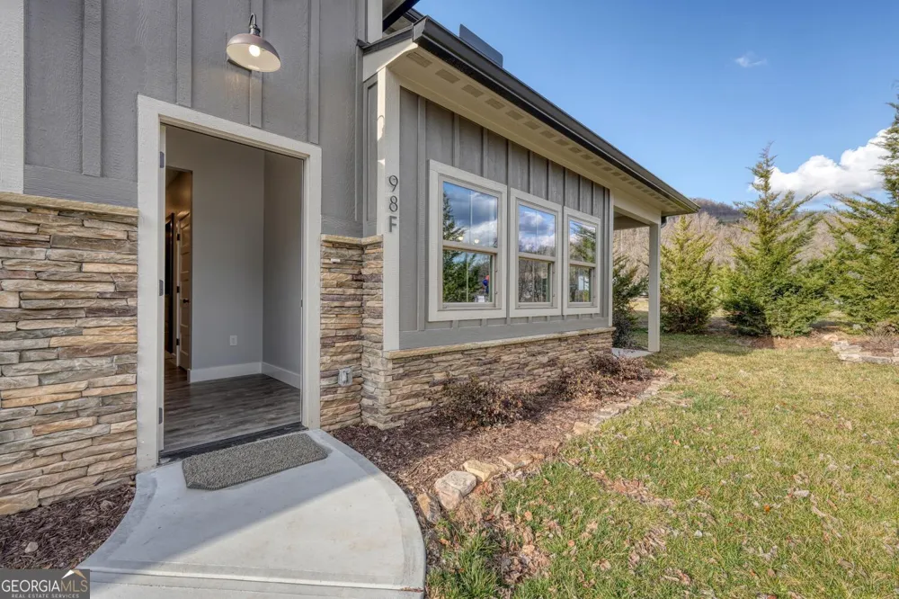 98 Brett WAY Hiawassee, GA 30546