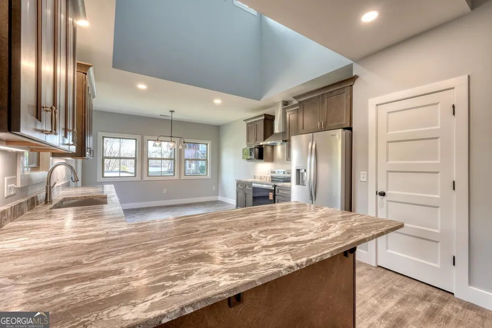 98 Brett WAY Hiawassee, GA 30546