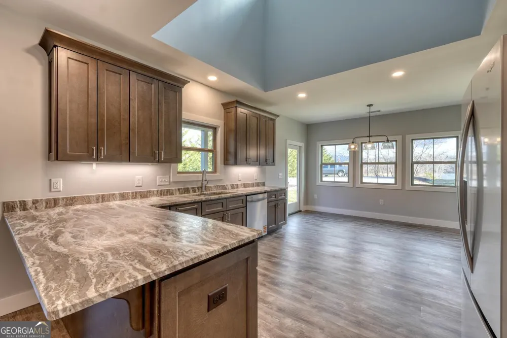 98 Brett WAY Hiawassee, GA 30546