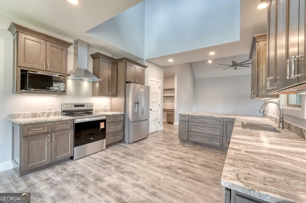 98 Brett WAY Hiawassee, GA 30546