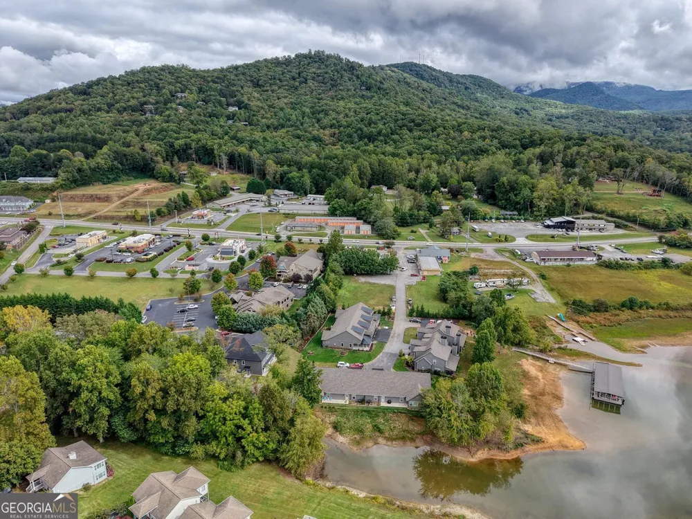 98 Brett WAY Hiawassee, GA 30546