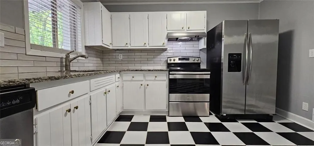 1096 De Leon CT Clarkston, GA 30021