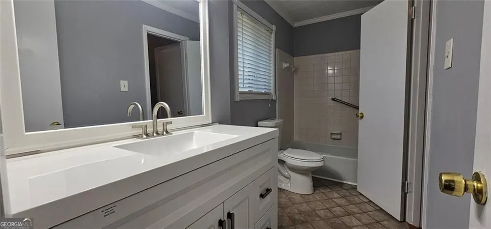 1096 De Leon CT Clarkston, GA 30021