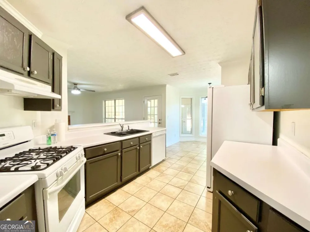 640 Suwanee Lakes CIR Suwanee, GA 30024