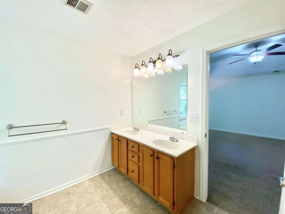 640 Suwanee Lakes CIR Suwanee, GA 30024