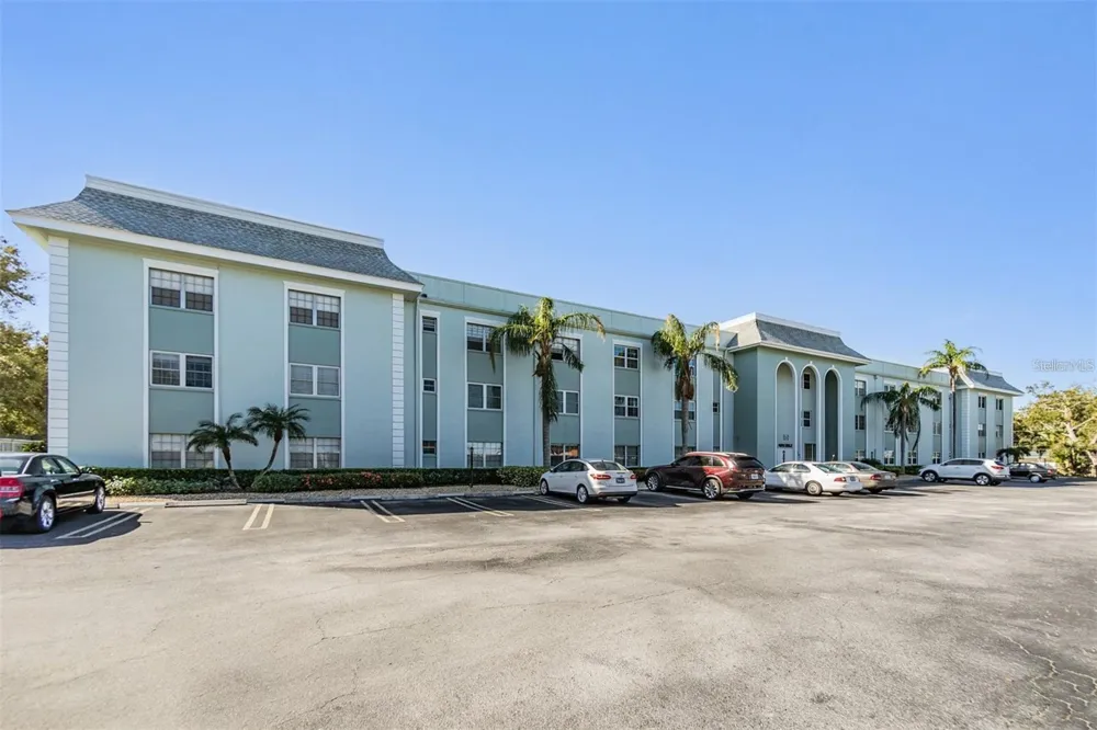 1706 BELLEAIR FOREST DRIVE #136 Clearwater, FL 33756