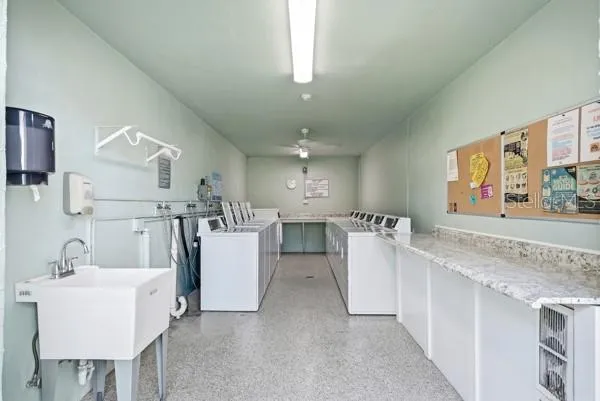 1706 BELLEAIR FOREST DRIVE #136 Clearwater, FL 33756