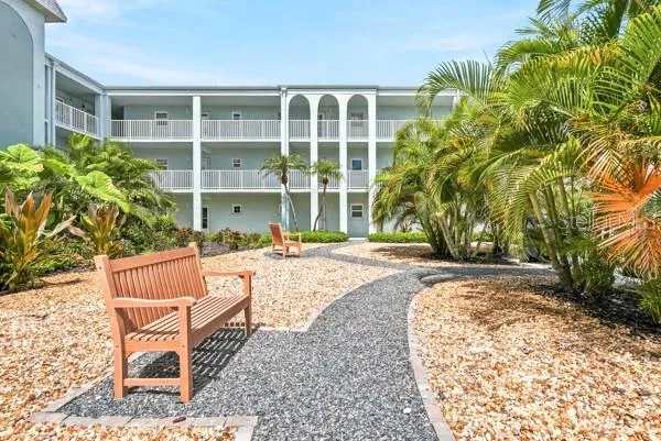 1706 BELLEAIR FOREST DRIVE #136 Clearwater, FL 33756