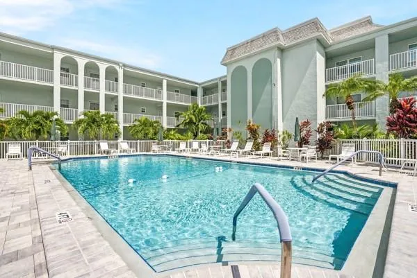 1706 BELLEAIR FOREST DRIVE #136 Clearwater, FL 33756