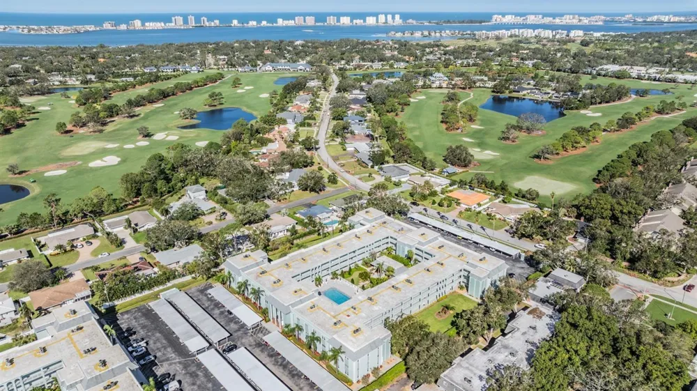 1706 BELLEAIR FOREST DRIVE #136 Clearwater, FL 33756