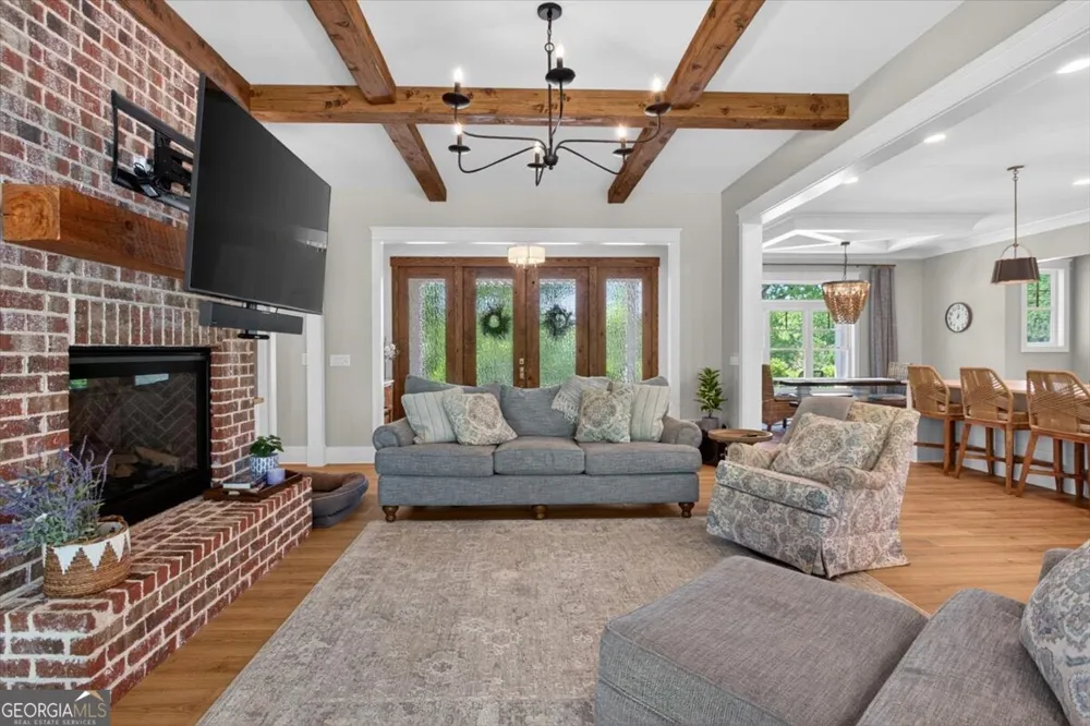 800 Garland Mountain TRL Waleska, GA 30183