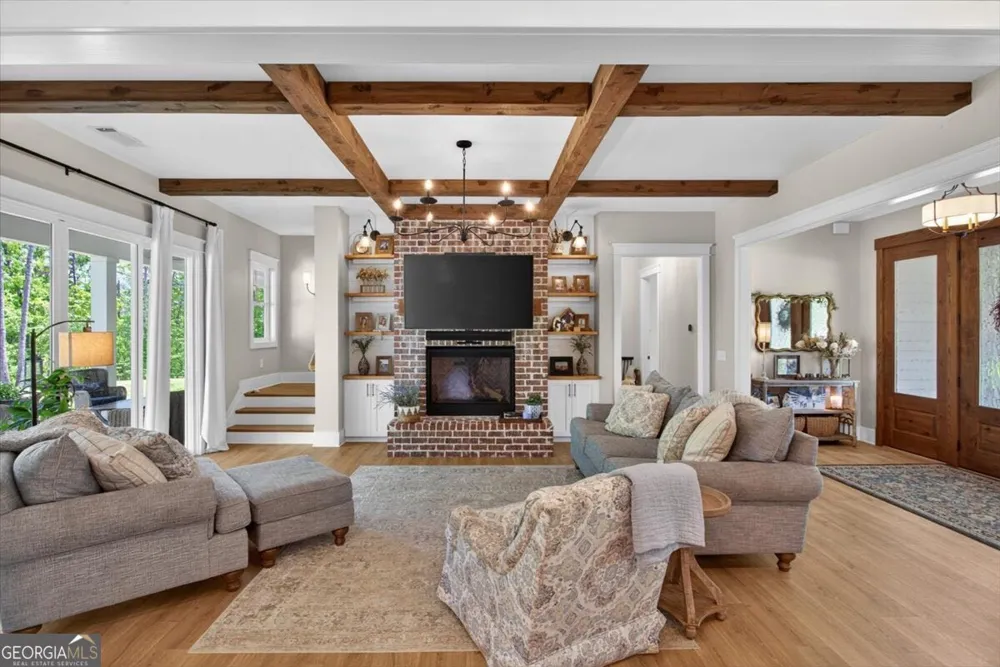 800 Garland Mountain TRL Waleska, GA 30183