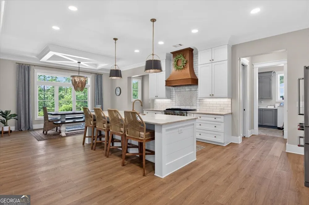 800 Garland Mountain TRL Waleska, GA 30183