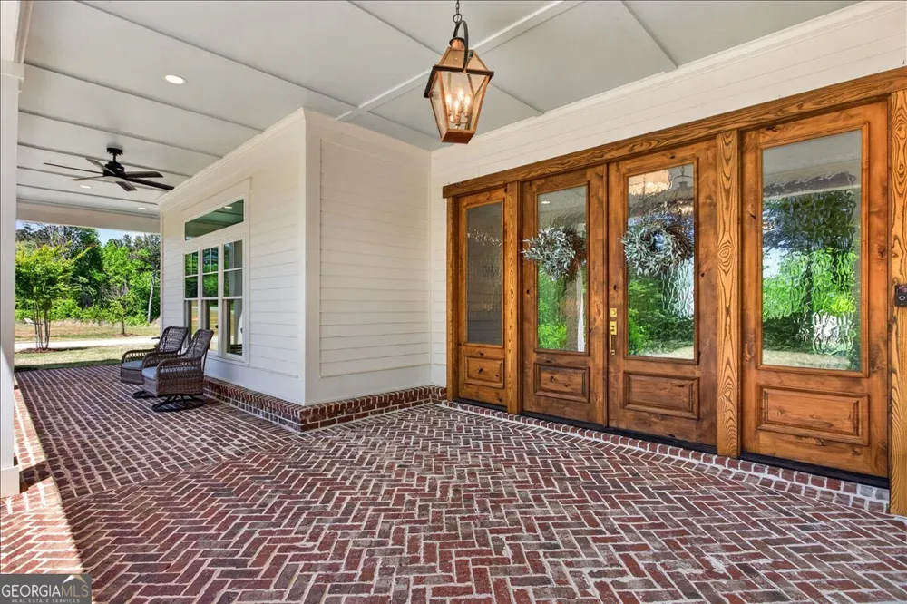 800 Garland Mountain TRL Waleska, GA 30183