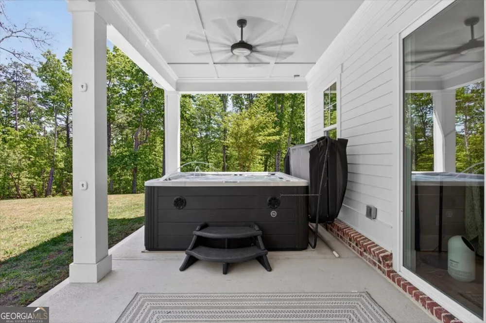 800 Garland Mountain TRL Waleska, GA 30183
