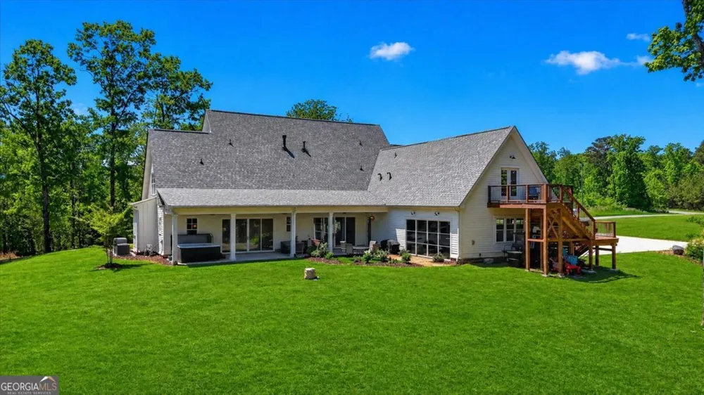 800 Garland Mountain TRL Waleska, GA 30183