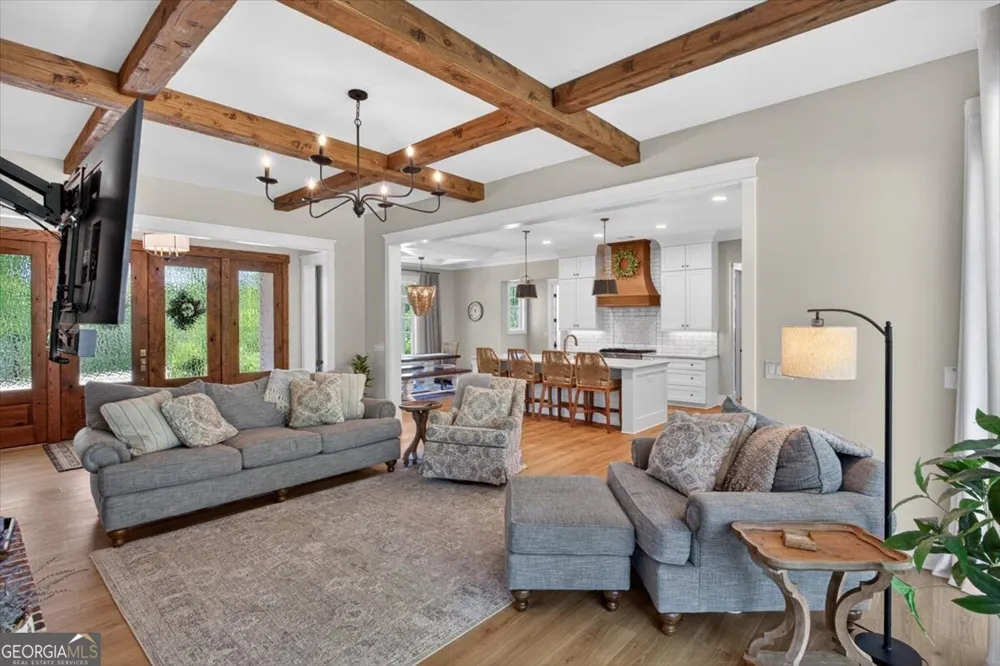 800 Garland Mountain TRL Waleska, GA 30183