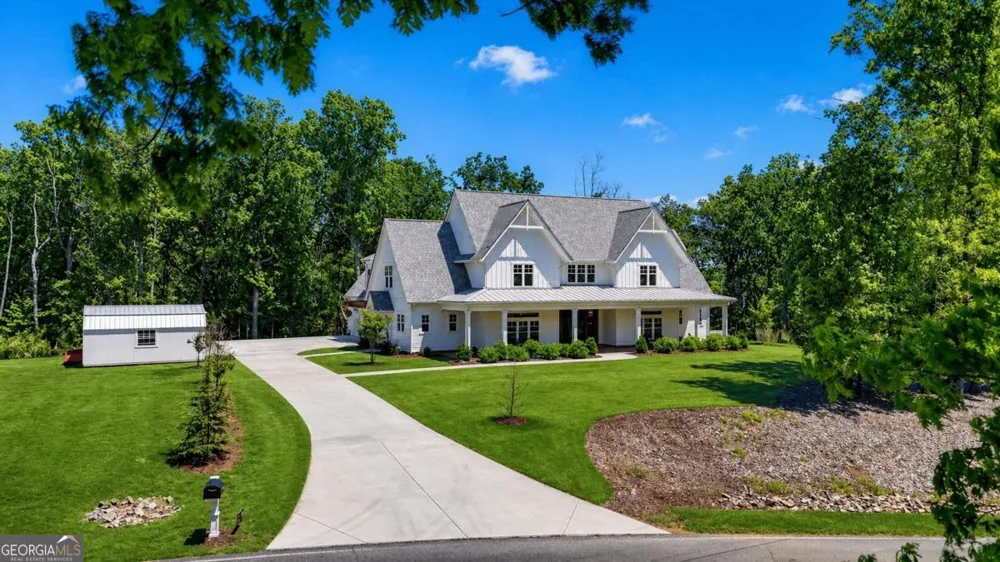 800 Garland Mountain TRL Waleska, GA 30183