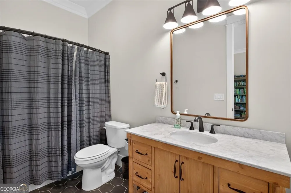 800 Garland Mountain TRL Waleska, GA 30183