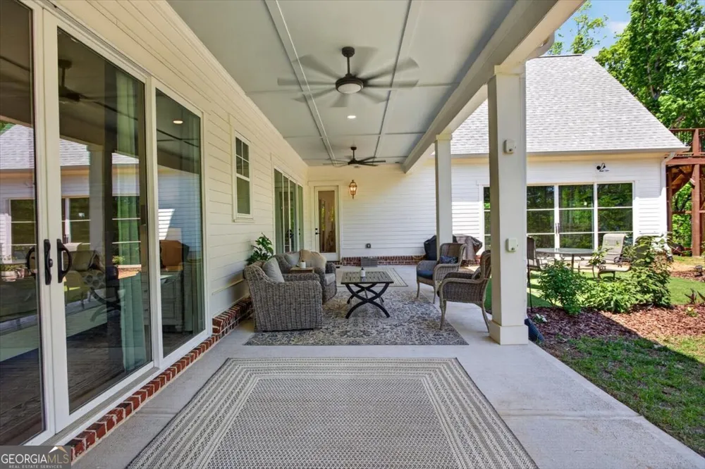 800 Garland Mountain TRL Waleska, GA 30183