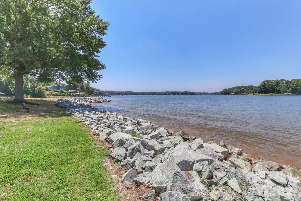 372 Kenway Loop Mooresville, NC 28117
