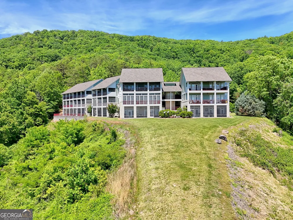 300 Banister DR Clayton, GA 30525