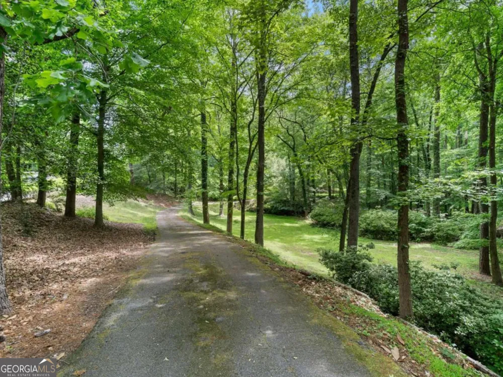1340 W Garmon RD Sandy Springs, GA 30327