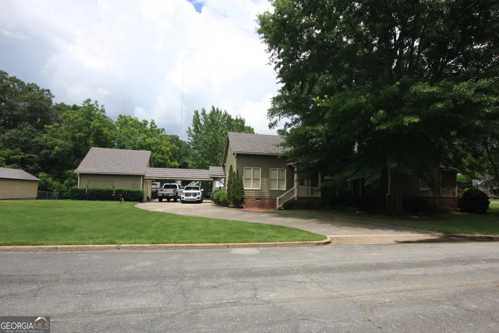 223 Bluff ST Rockmart, GA 30153