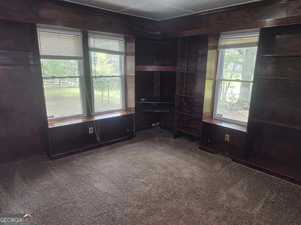 279 Ellison RD Tyrone, GA 30290