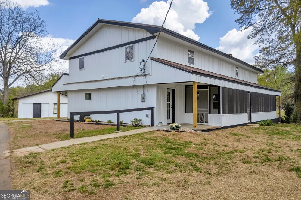 8606 Holly Springs RD Maysville, GA 30558