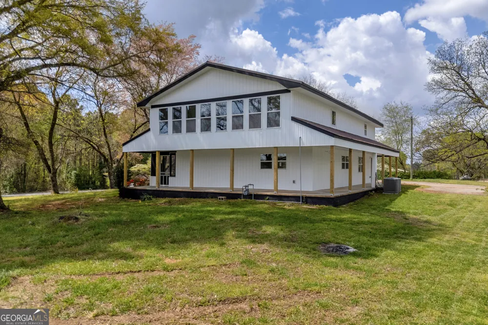 8606 Holly Springs RD Maysville, GA 30558