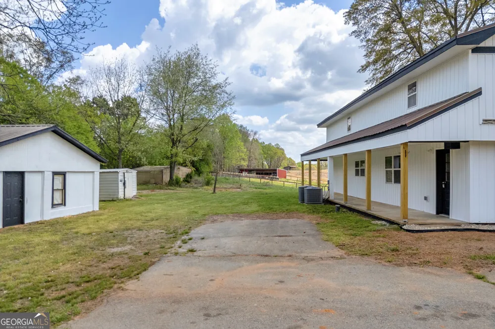 8606 Holly Springs RD Maysville, GA 30558