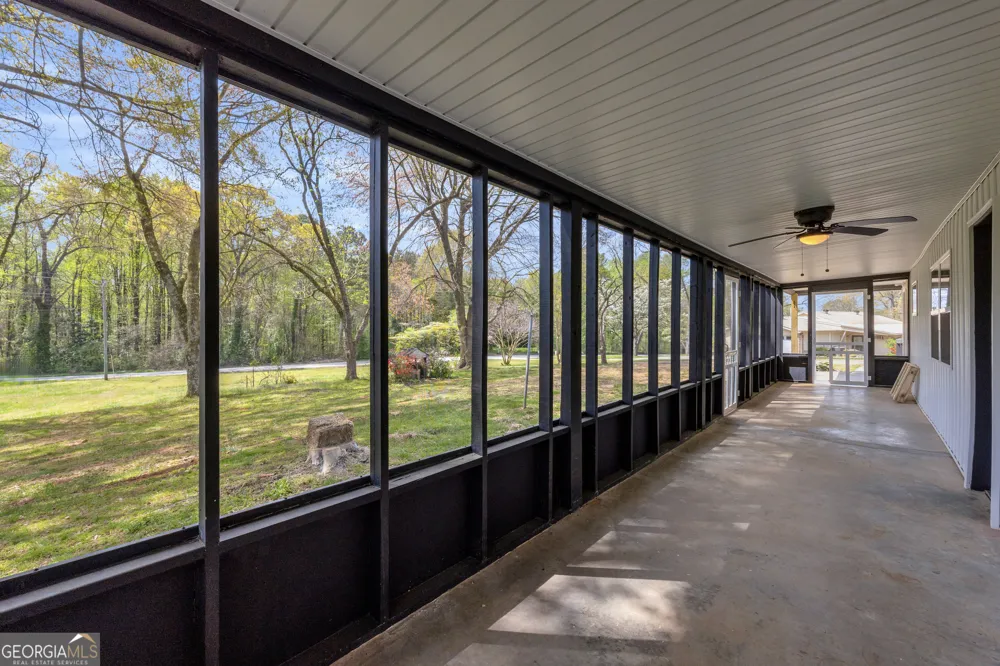 8606 Holly Springs RD Maysville, GA 30558