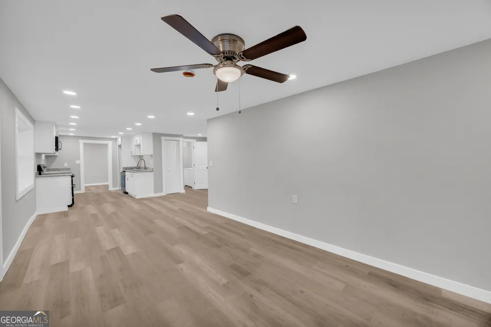 8606 Holly Springs RD Maysville, GA 30558